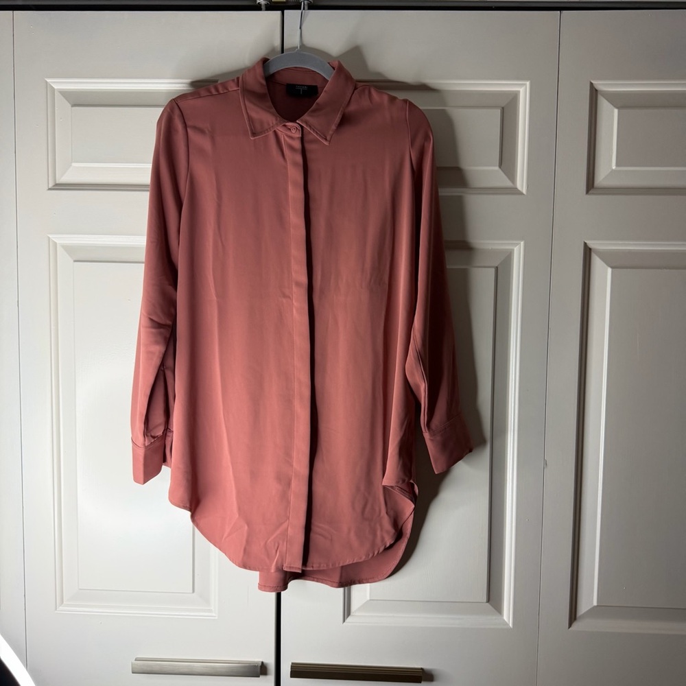 Tahari Dusty Rose Button Front Blouse Medium Longline High Low Hem